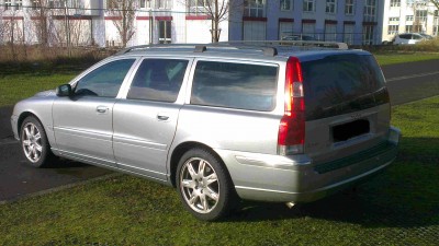 Volvo V70 2_3s.jpg